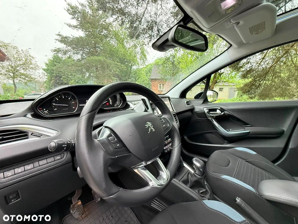 Peugeot 208 1.6 e-HDi Allure STT - 17
