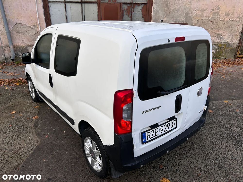 Fiat Fiorino Kombi 1.3 MJ Adventure - 8