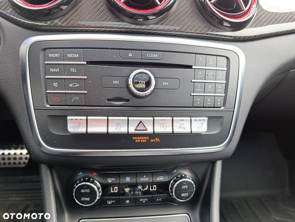 Mercedes-Benz GLA AMG 45 4Matic AMG Speedshift 7G-DCT - 26