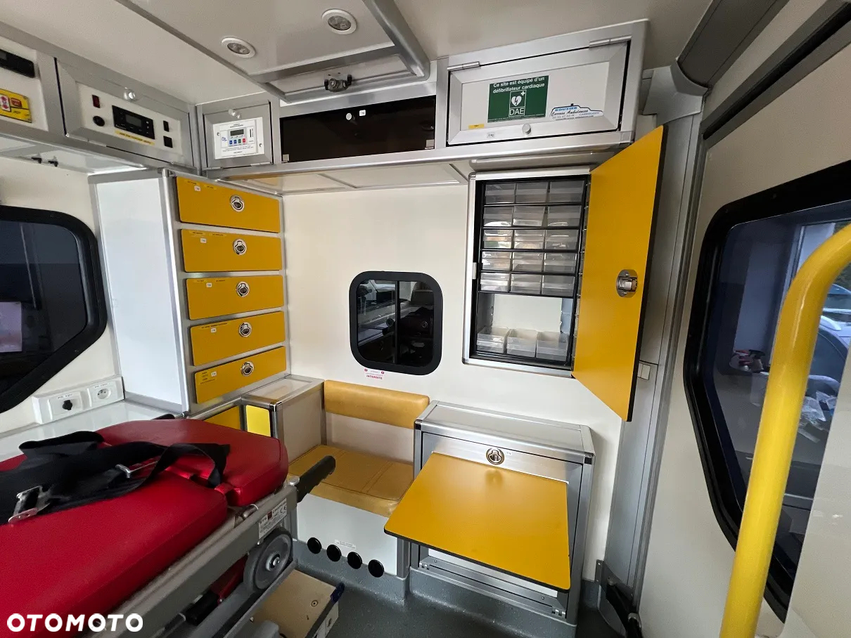 Opel Vivaro Kontener Karetka Kamper Ambulans Ambulance EN1789 - 10