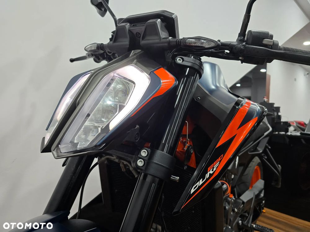 KTM Duke - 23