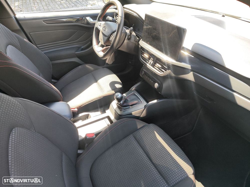 Ford Focus 1.0 EcoBoost MHEV ST-Line - 13