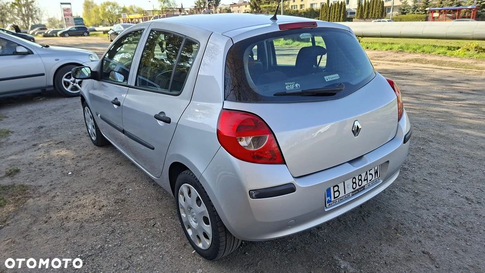 Renault Clio - 18