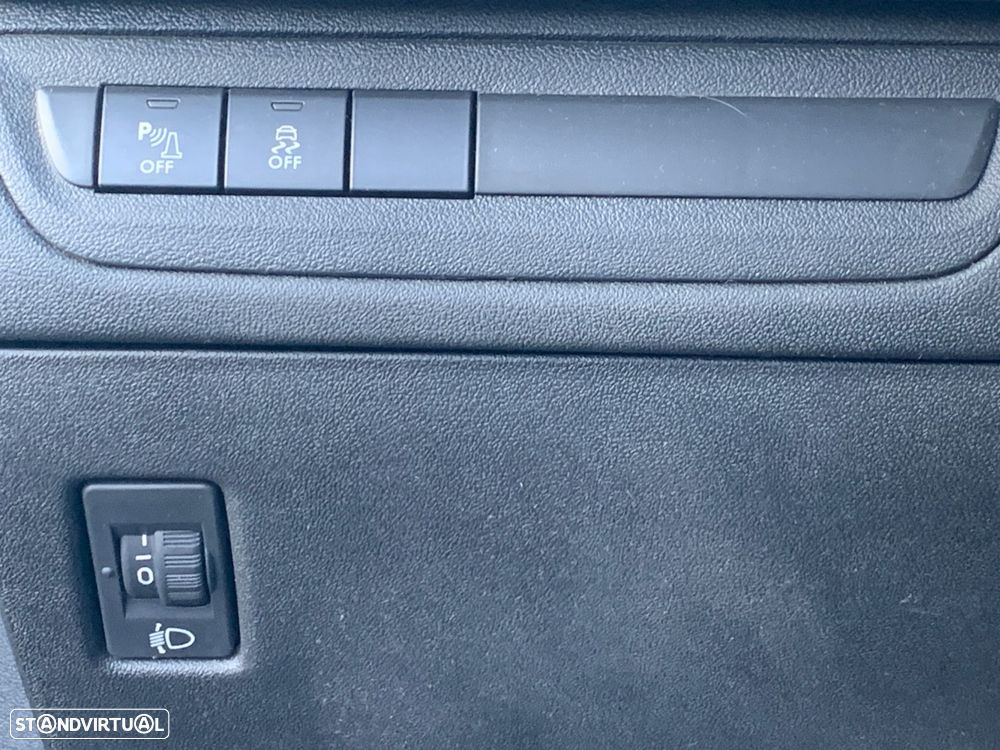 Peugeot 208 1.2 PureTech Allure - 31