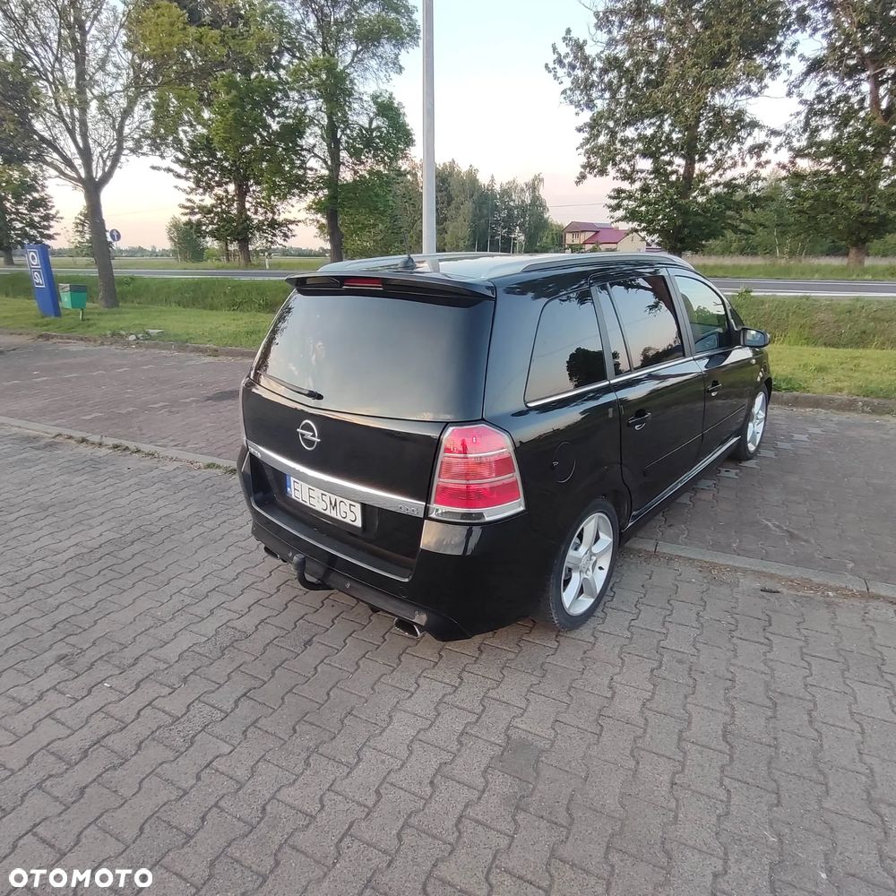 Opel Zafira - 10