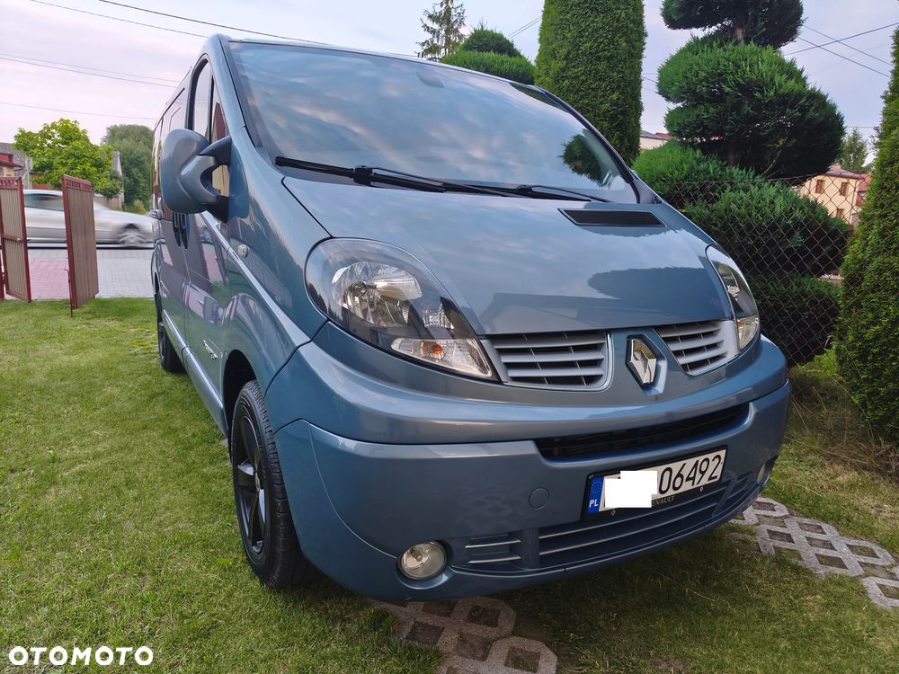 Renault Trafic Grand Passenger Black Edition - 18