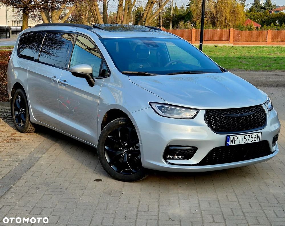 Chrysler Pacifica - 8