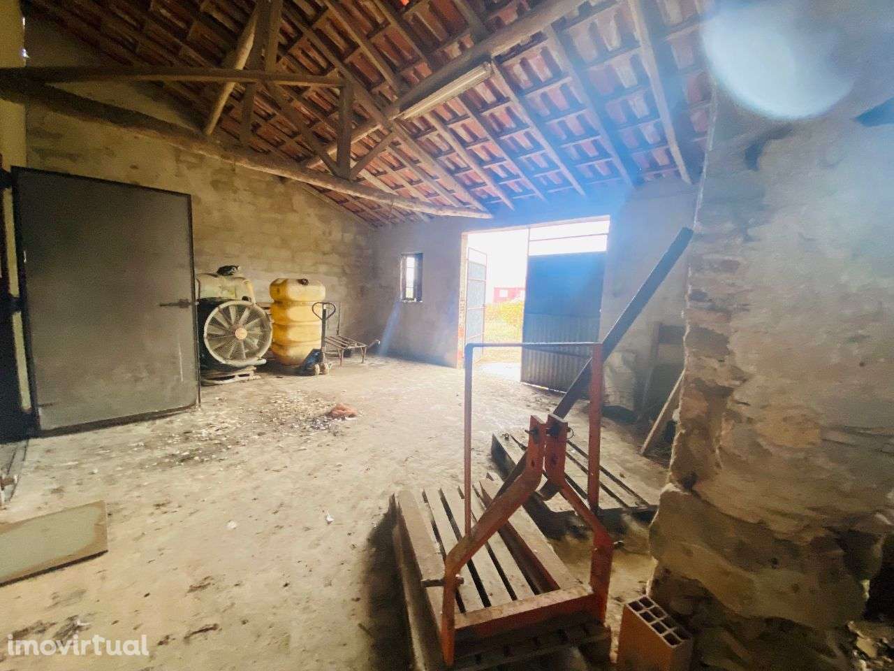 Armazém em terreno de 535m2 - a 15 kms de Caldas da Rainha - Grande imagem: 5/6