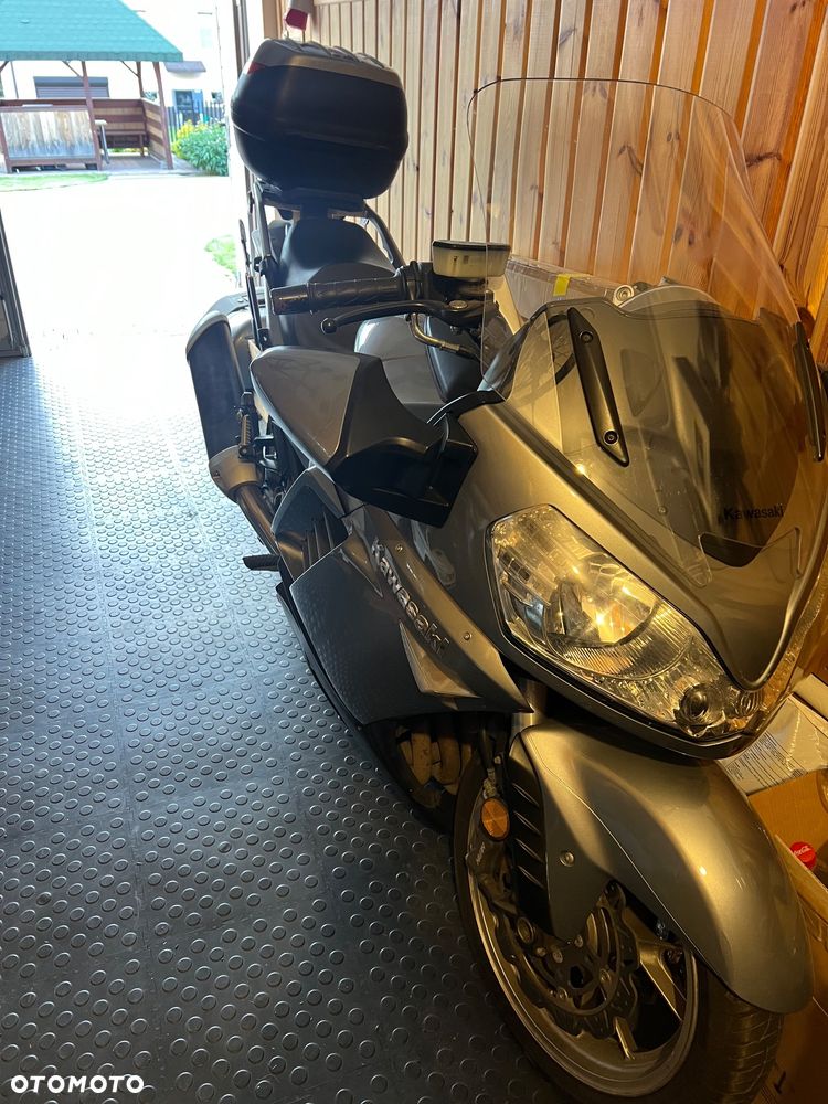 Kawasaki GTR - 16