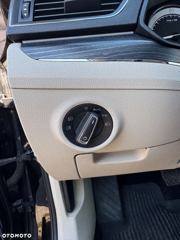 Skoda Superb 2.0 TDI Style DSG - 19