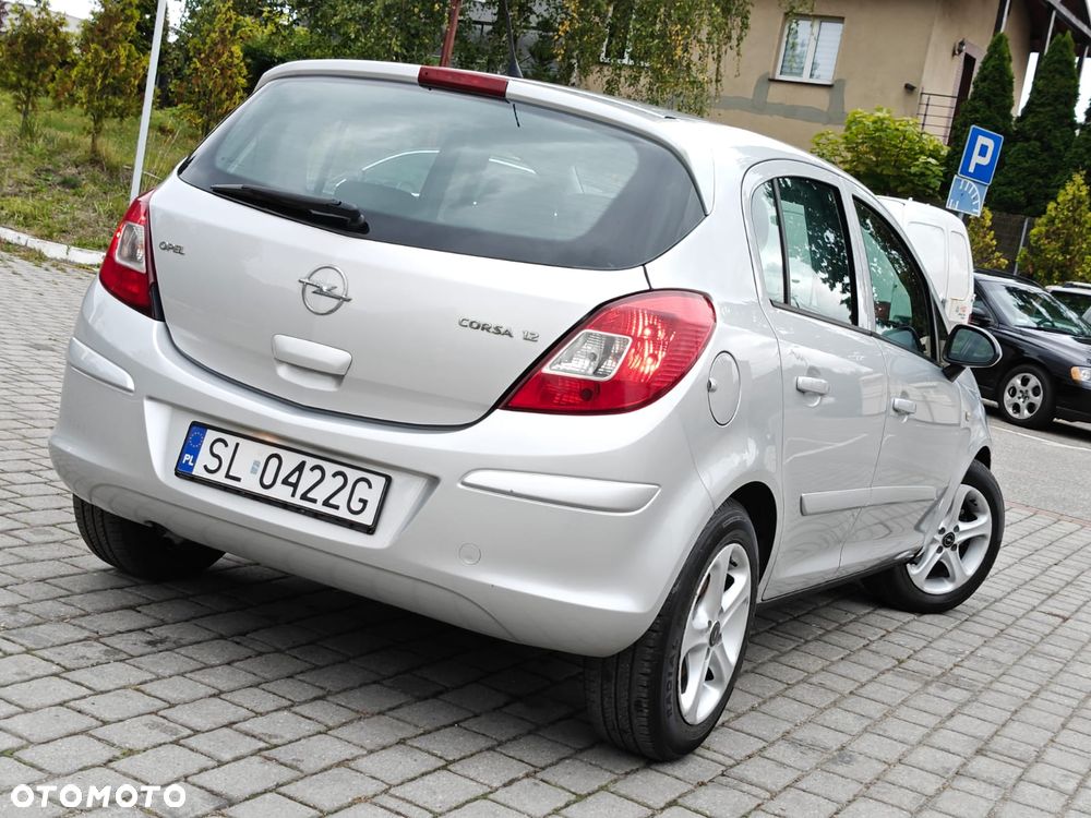 Opel Corsa 1.2 16V Cosmo - 18