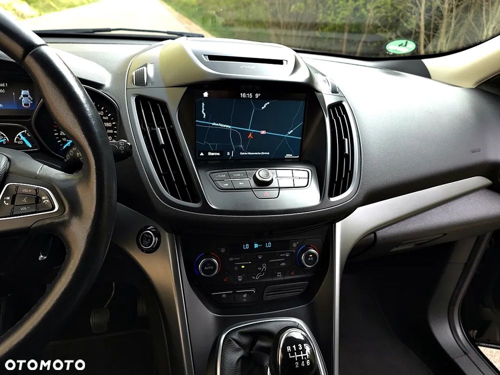 Ford Kuga 2.0 TDCi FWD Titanium Plus - 32