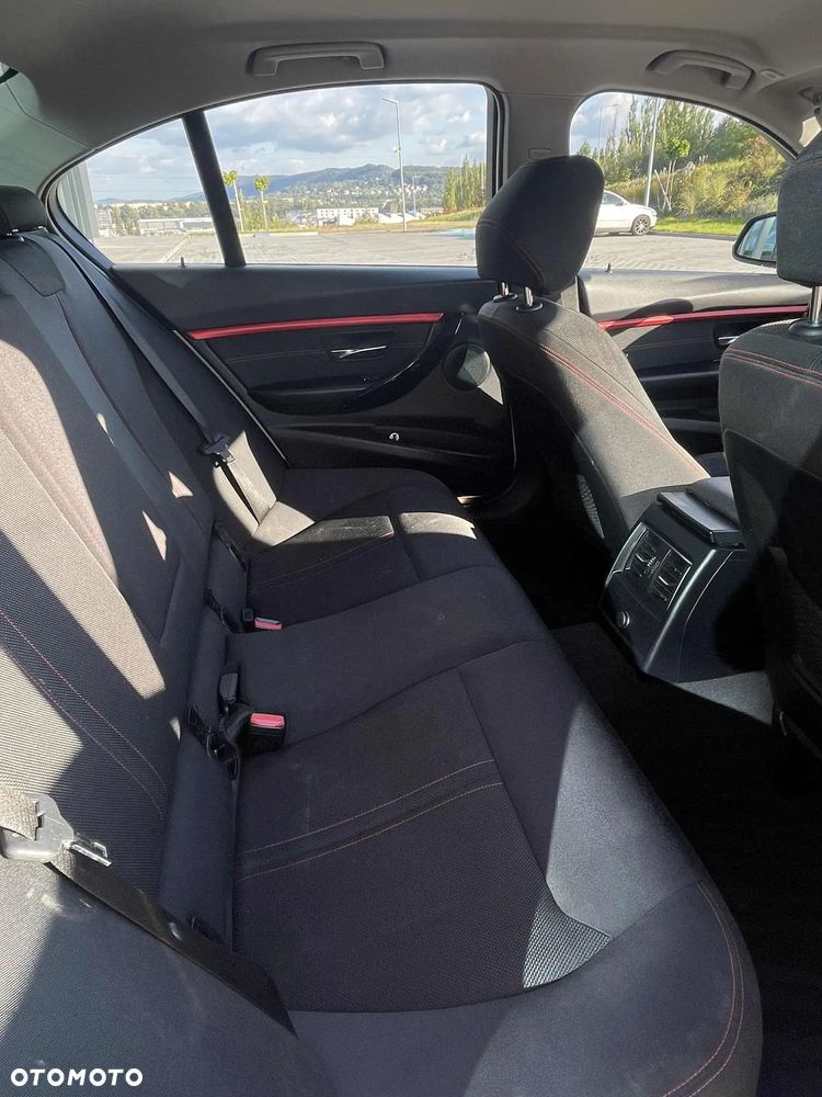 BMW Seria 3 318d Sport Line - 5