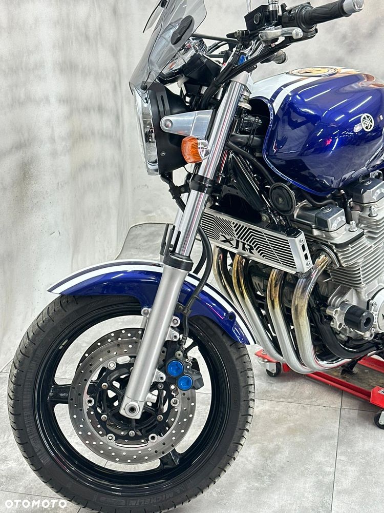 Yamaha XJR - 27