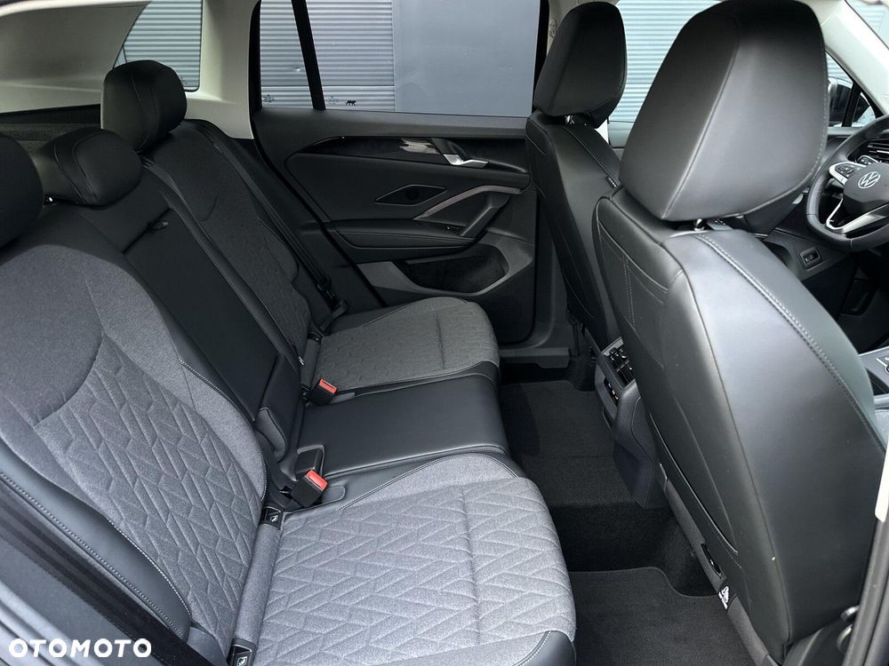 Volkswagen Tiguan - 38