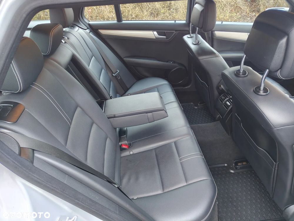 Mercedes-Benz Klasa C 220 CDI 7G-TRONIC Avantgarde Edition - 30