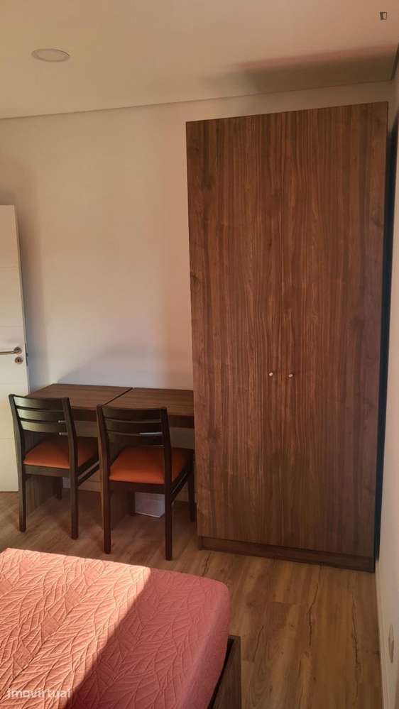 Quarto - localizado em Águas Santas Porto - Grande imagem: 2/10