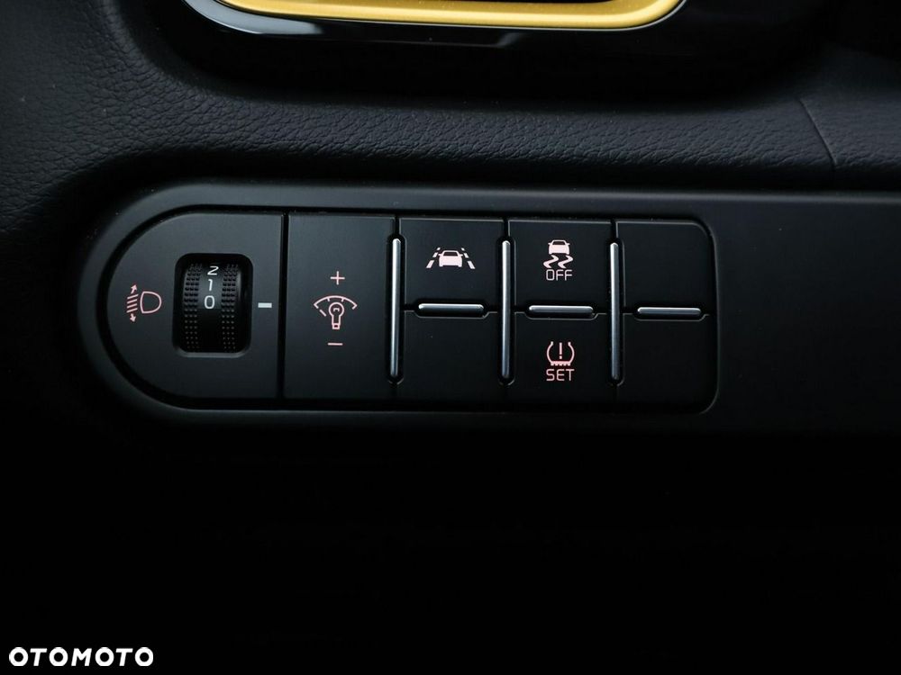 Kia XCeed - 35