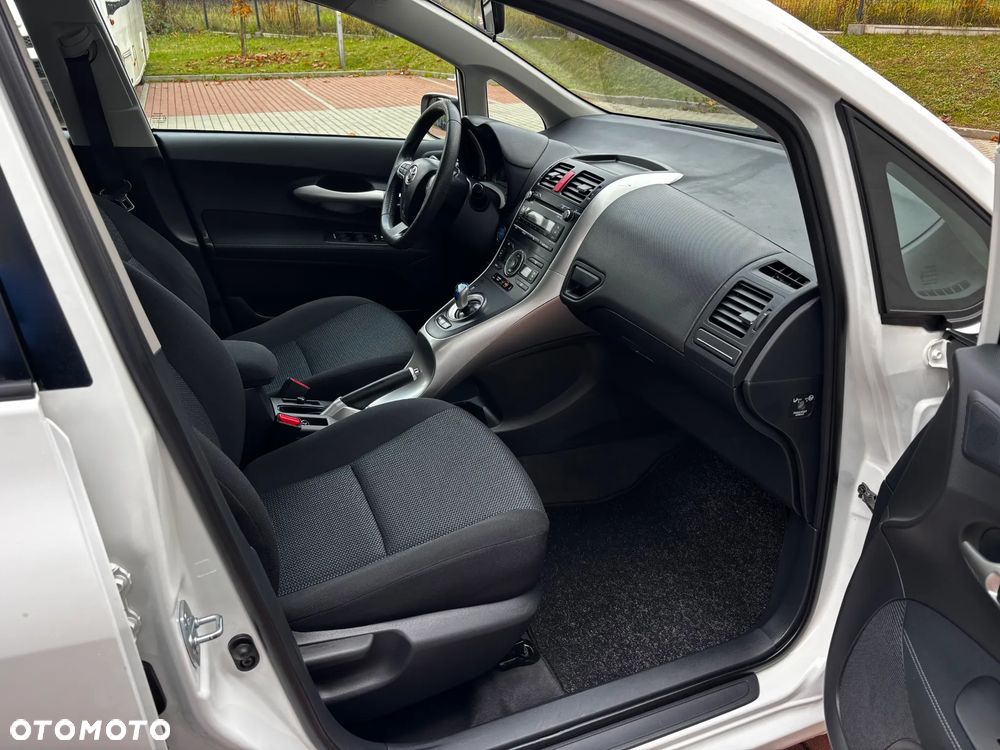 Toyota Auris 1.8 HSD Luna - 9
