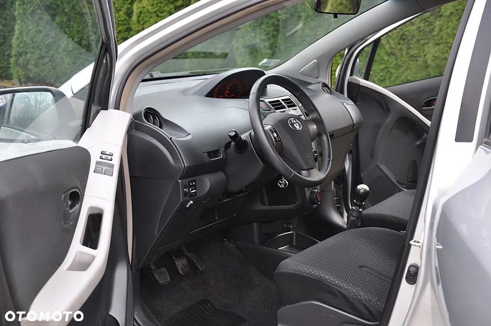 Toyota Yaris 1.33 Prestige - 17