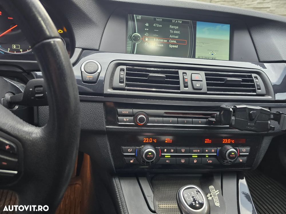 BMW Seria 5 525d Touring - 37