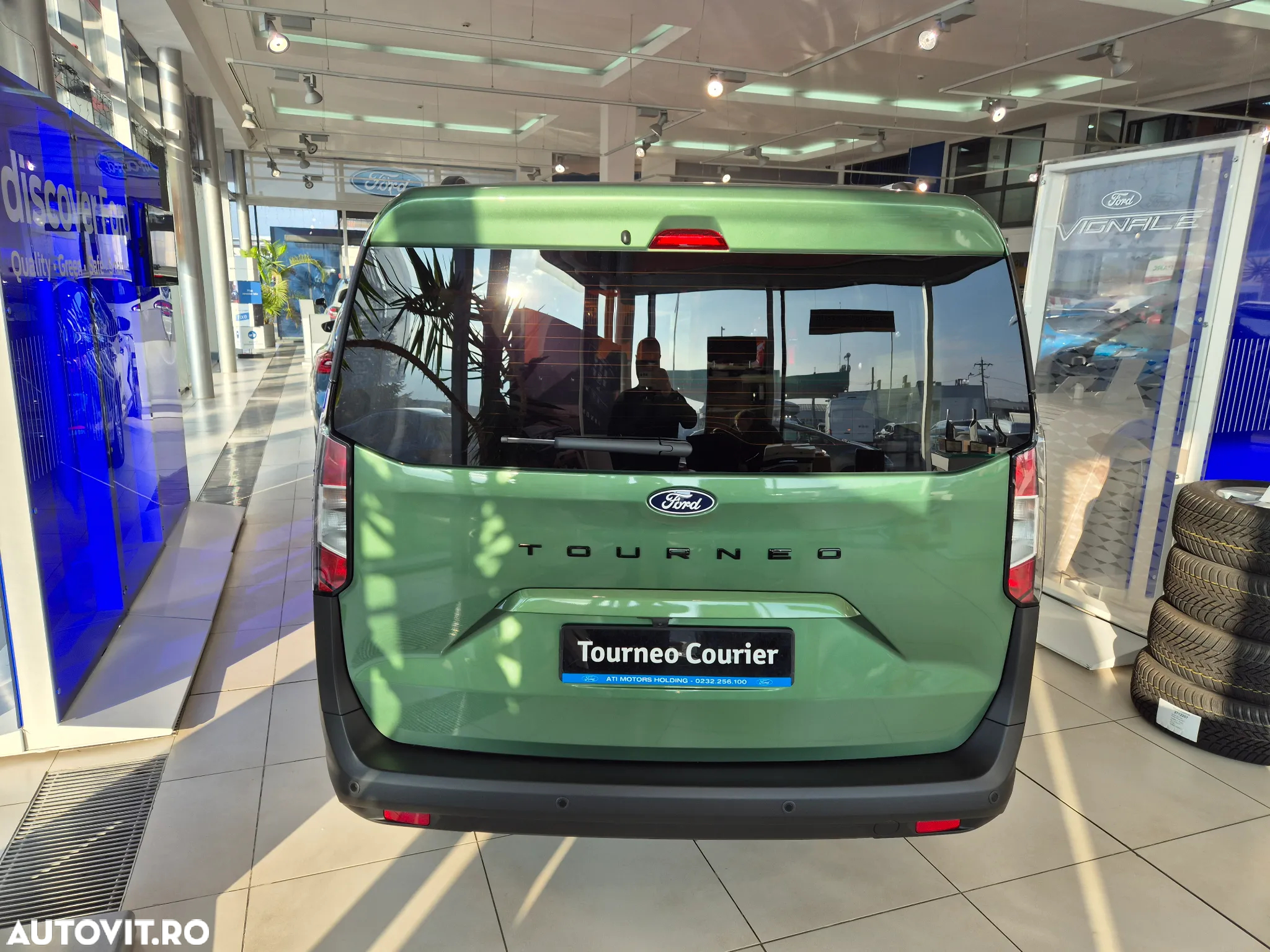 Ford Tourneo Courier 1.0 EcoBoost Titanium - 5