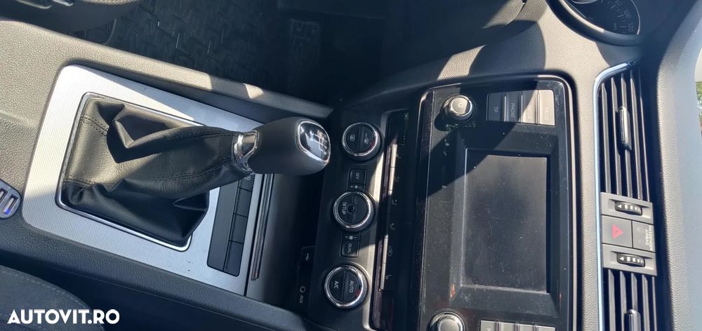 Skoda Octavia 1.6 TDI ELEGANCE - 6