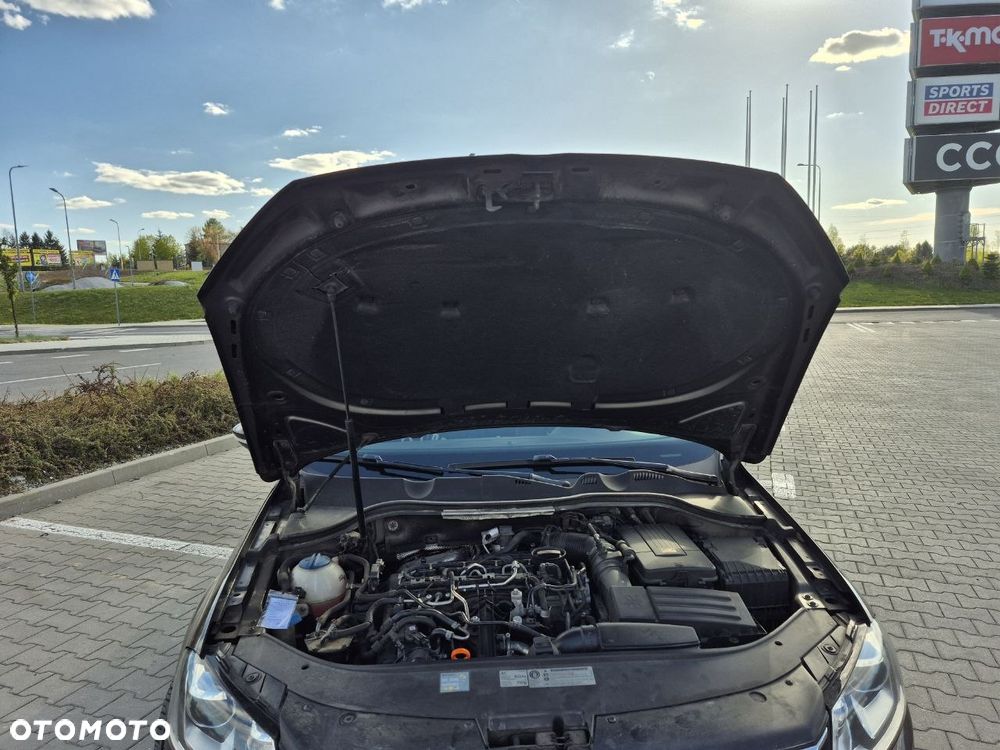 Volkswagen Passat 2.0 TDI Comfortline - 35