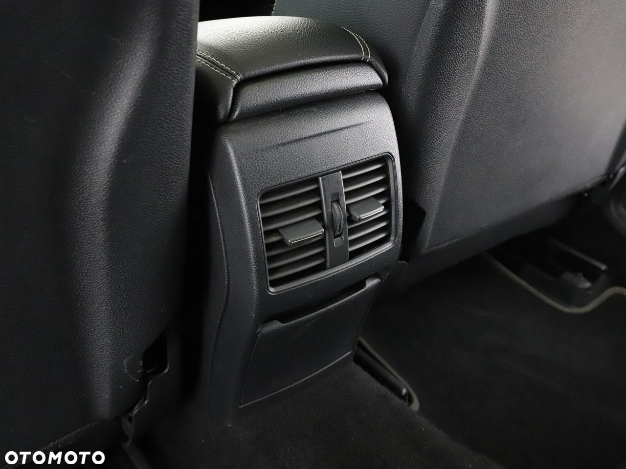 Mercedes-Benz GLA 220 4-Matic Style - 36