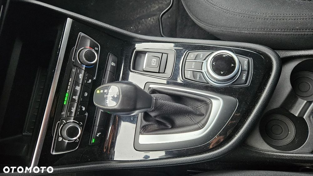 BMW Seria 2 218d GT - 14