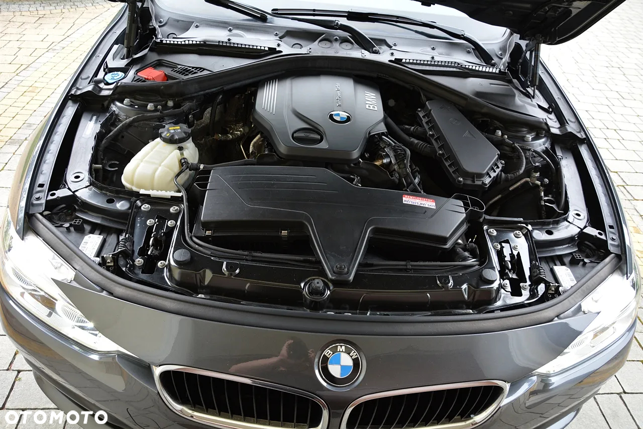 BMW Seria 3 320d - 23