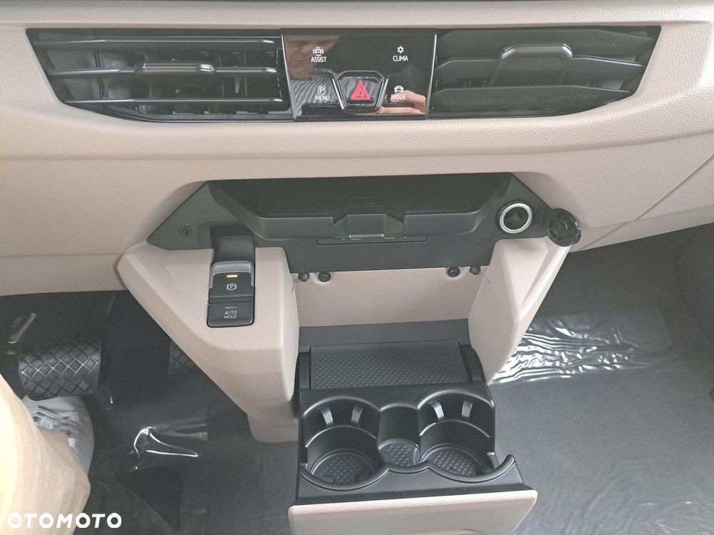 Volkswagen Multivan - 32