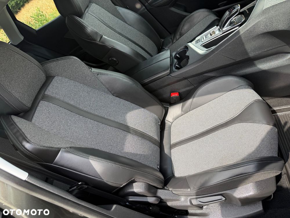 Peugeot 3008 PureTech 130 Stop & Start EAT6 Allure - 21