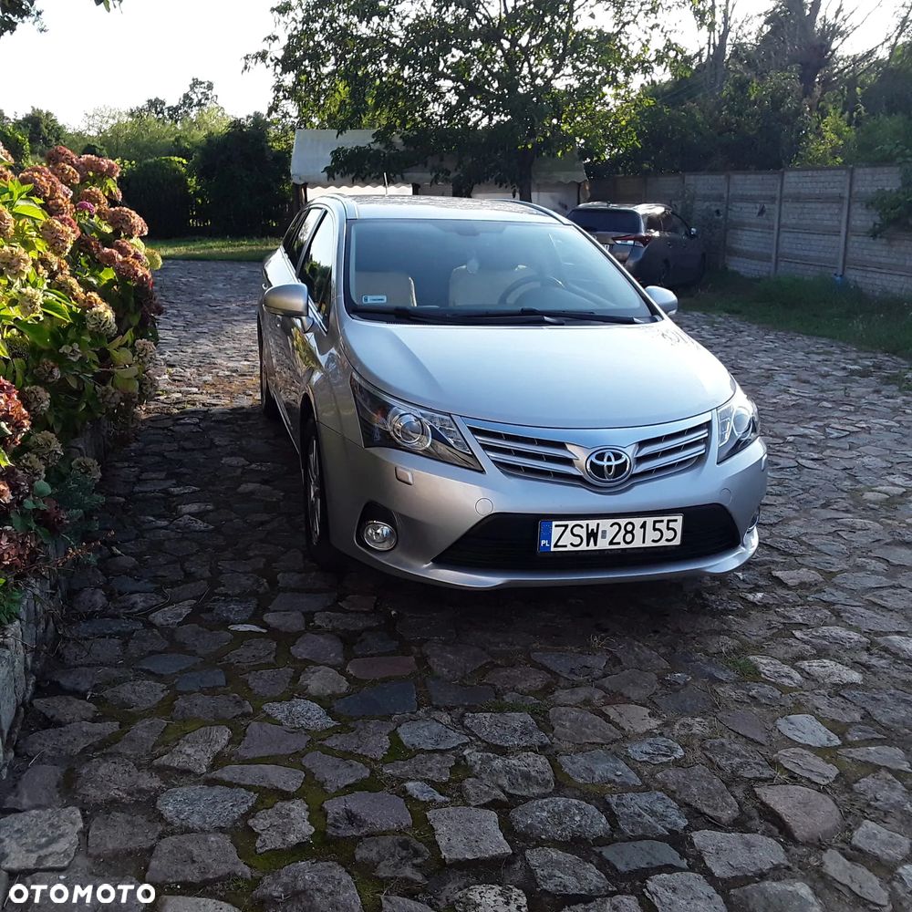 Toyota Avensis 2.0 D-4D Executive - 35