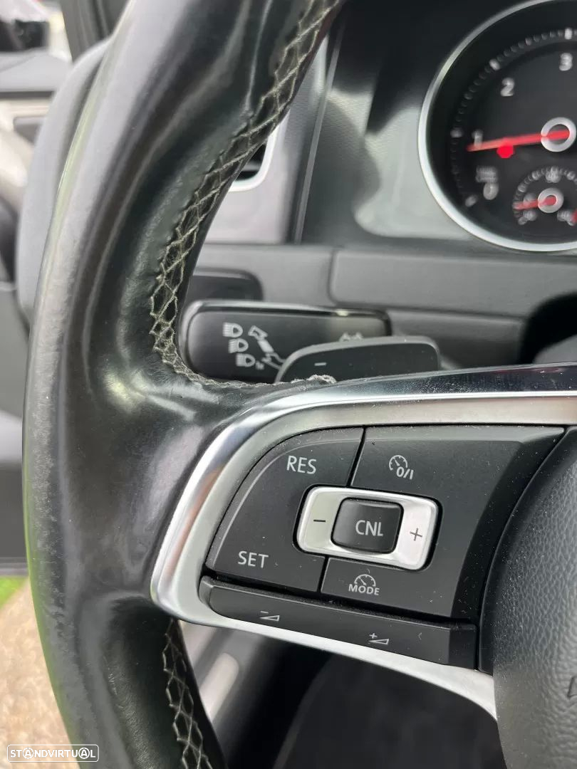 VW Golf 2.0 TDi GTD DSG - 48