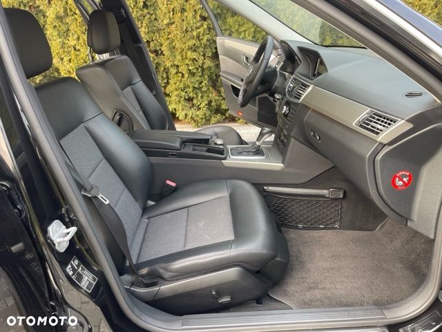 Mercedes-Benz Klasa E 250 CDI DPF BlueEFFICIENCY Automatik - 22