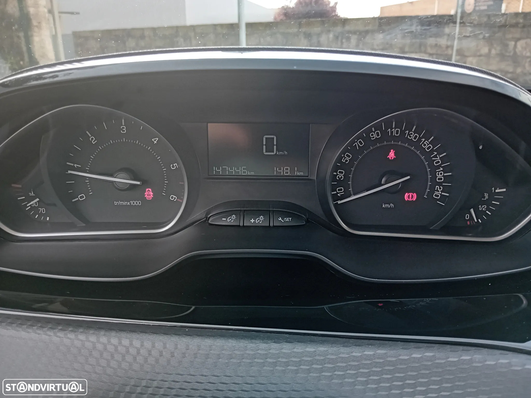 Peugeot 208 1.5 BlueHDi Signature - 21