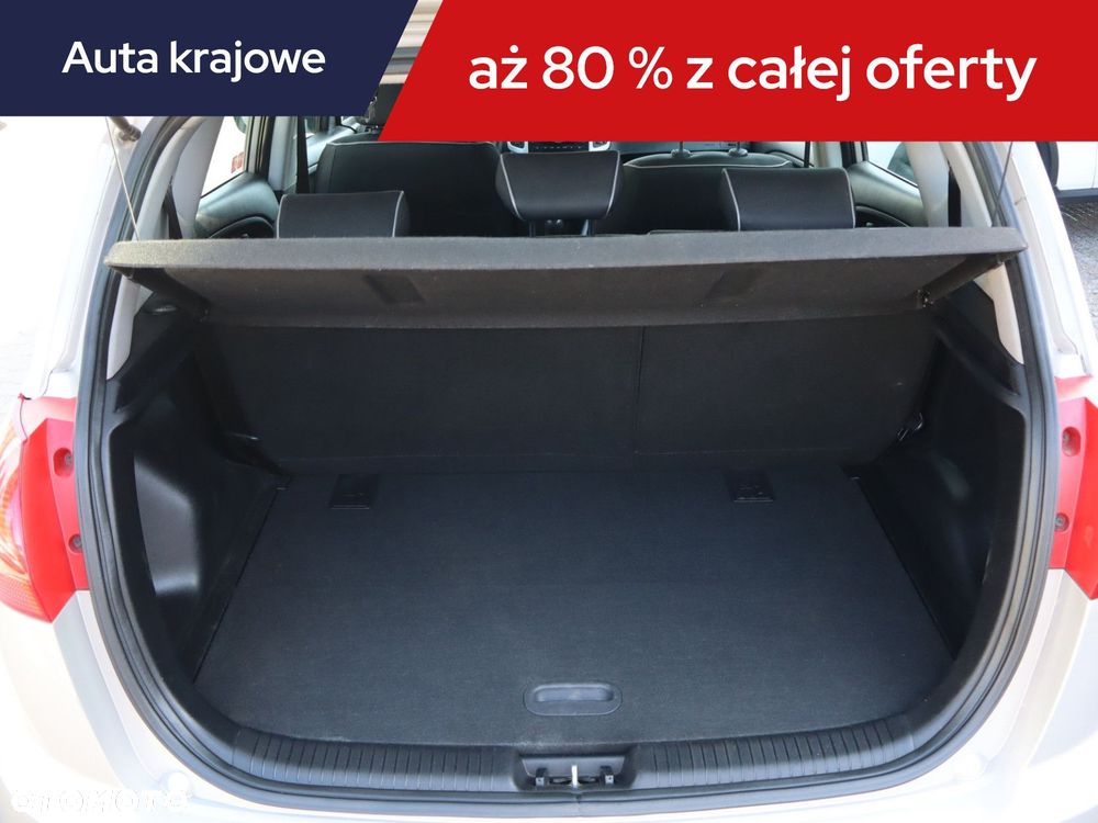 Kia Venga - 16