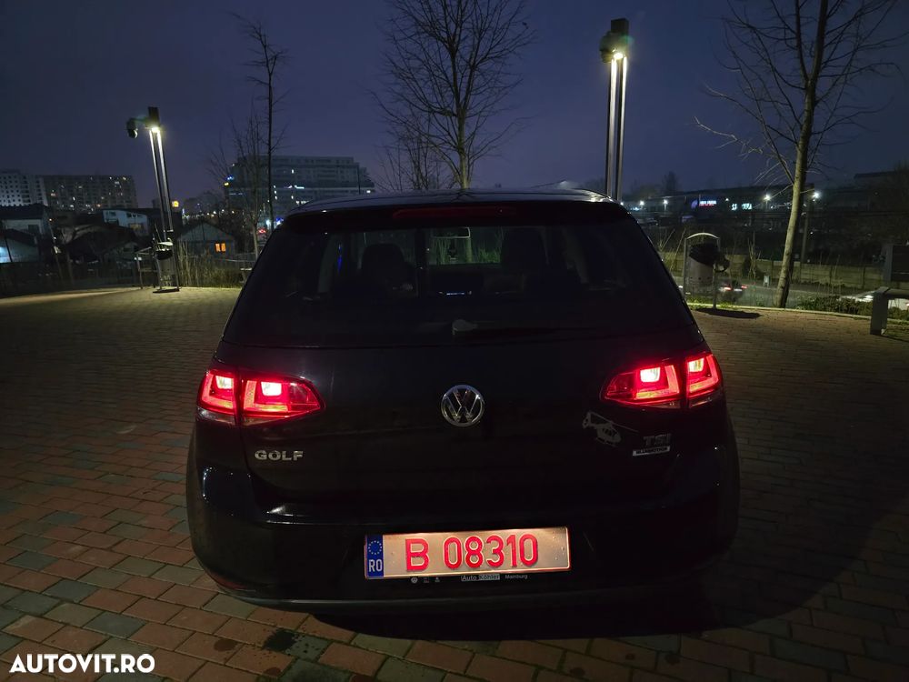 Volkswagen Golf - 6