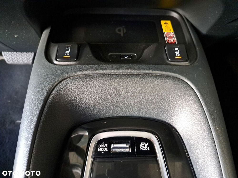 Toyota Corolla 1.8 Hybrid Comfort - 28