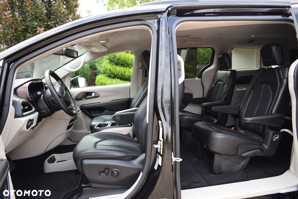 Chrysler Pacifica - 7