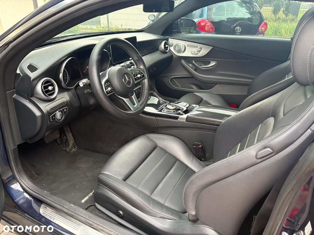 Mercedes-Benz Klasa C 300 4MATIC 9G-TRONIC - 9
