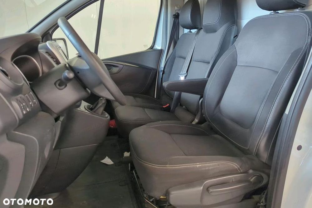 Renault Trafic L2H1 2.0 120 KM - 9