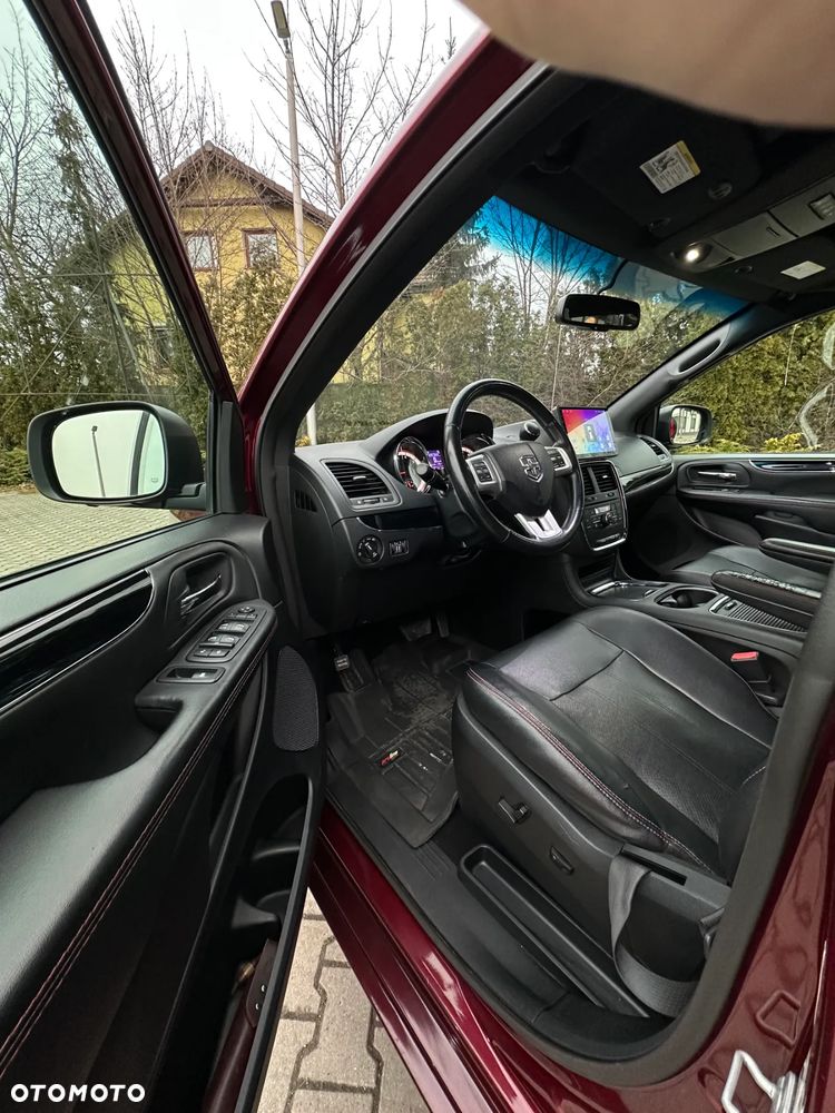 Dodge Grand Caravan 3.6 R/T - 14