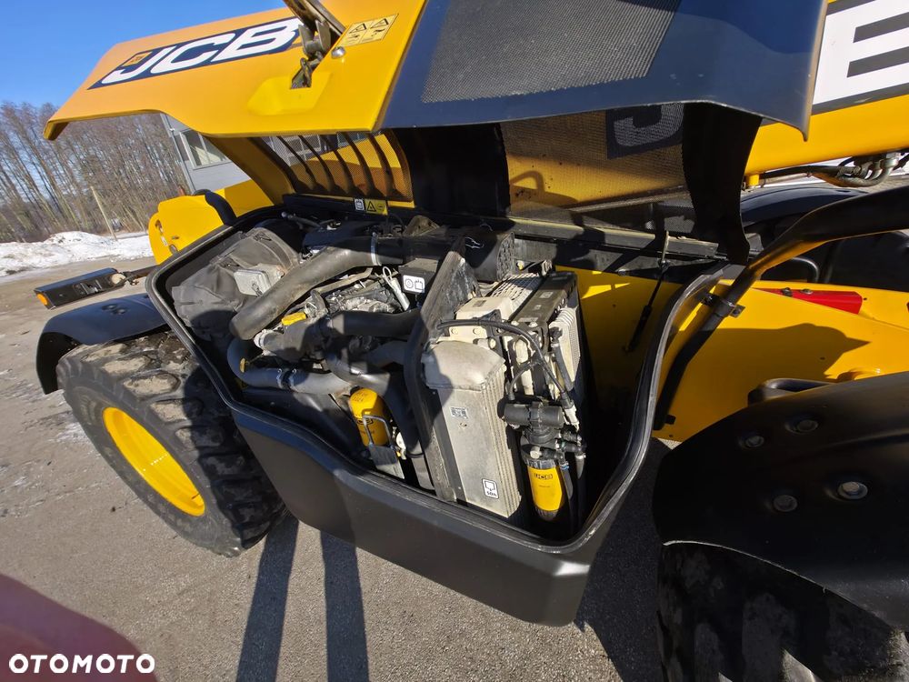 JCB 536-70 Agri Plus - 13