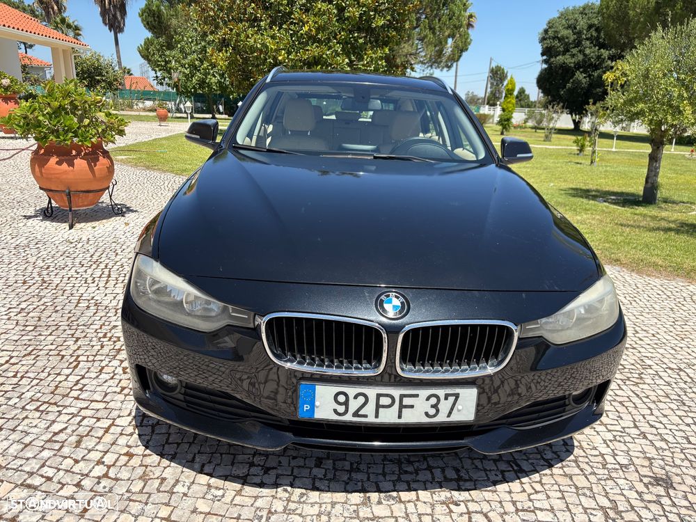 BMW 318 d Auto Line Luxury — fotografia 2
