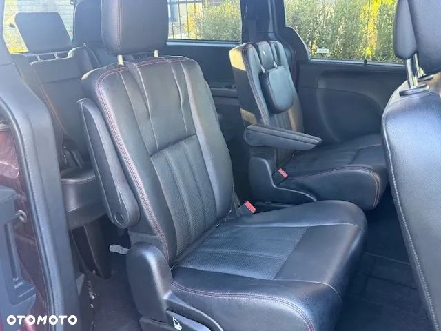 Dodge Grand Caravan 3.6 R/T - 26