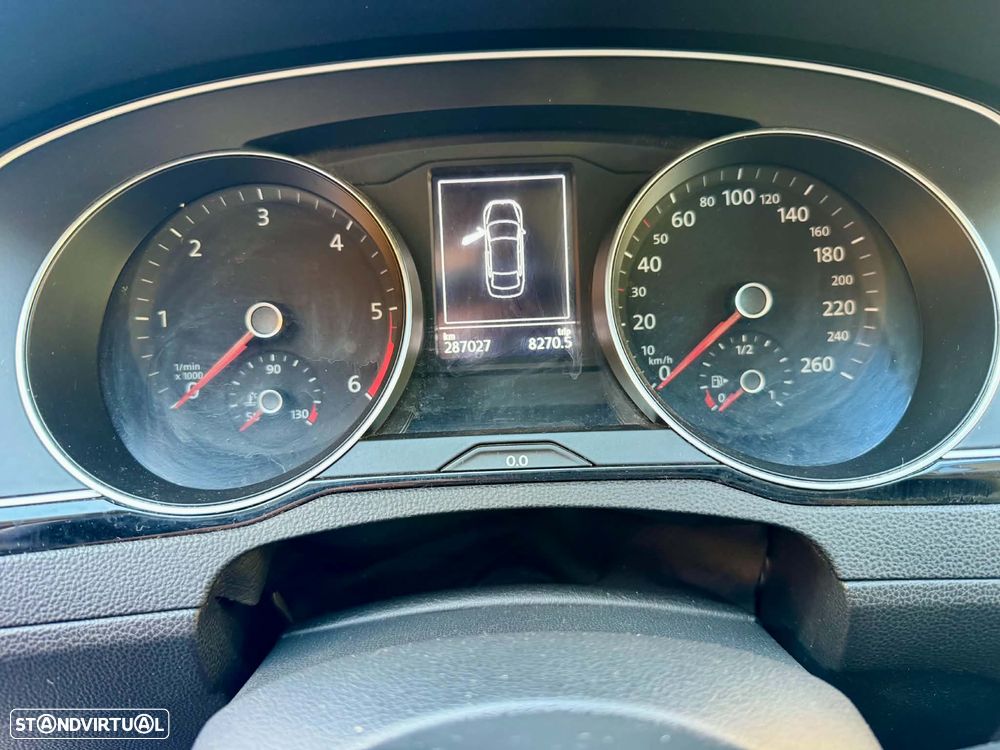 VW Passat 2.0 TDI Confortline - 11