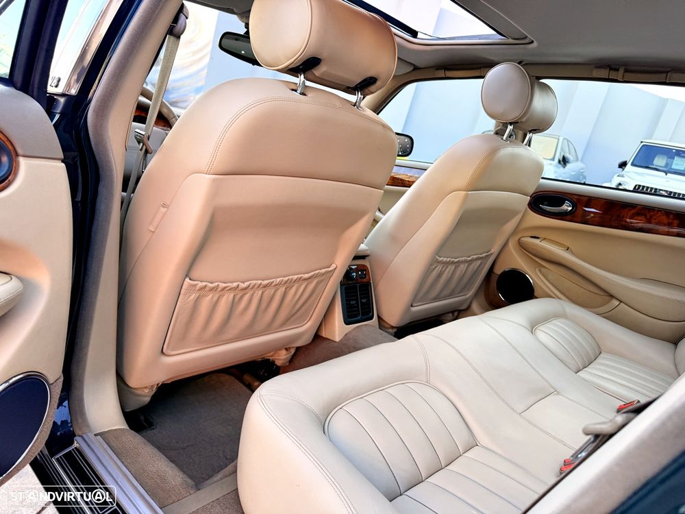 Jaguar XJ XJ8 3.2 Executive - 37