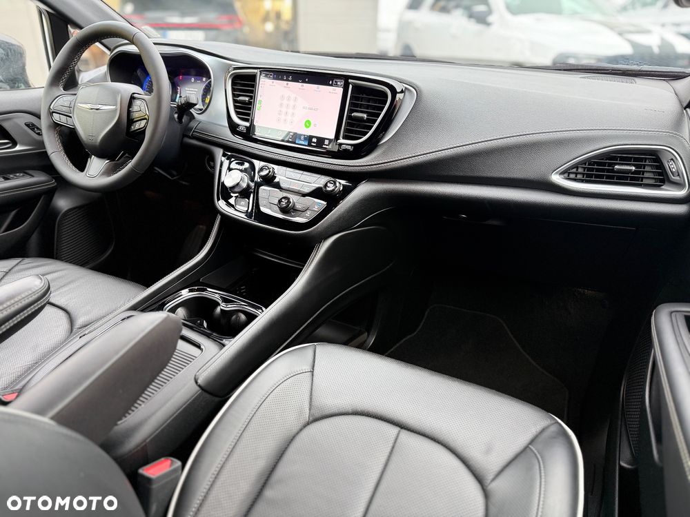 Chrysler Pacifica - 19